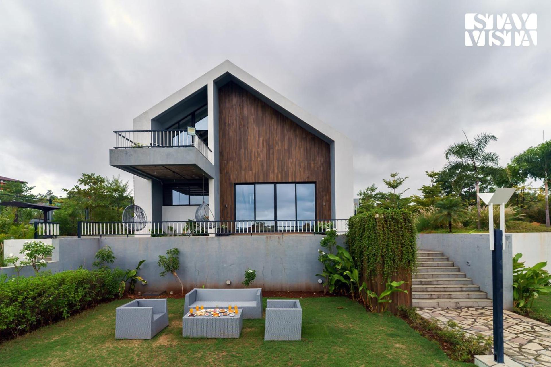 Stayvista At The Rainfield Villa With Gazebo & Lawn 나식 외부 사진