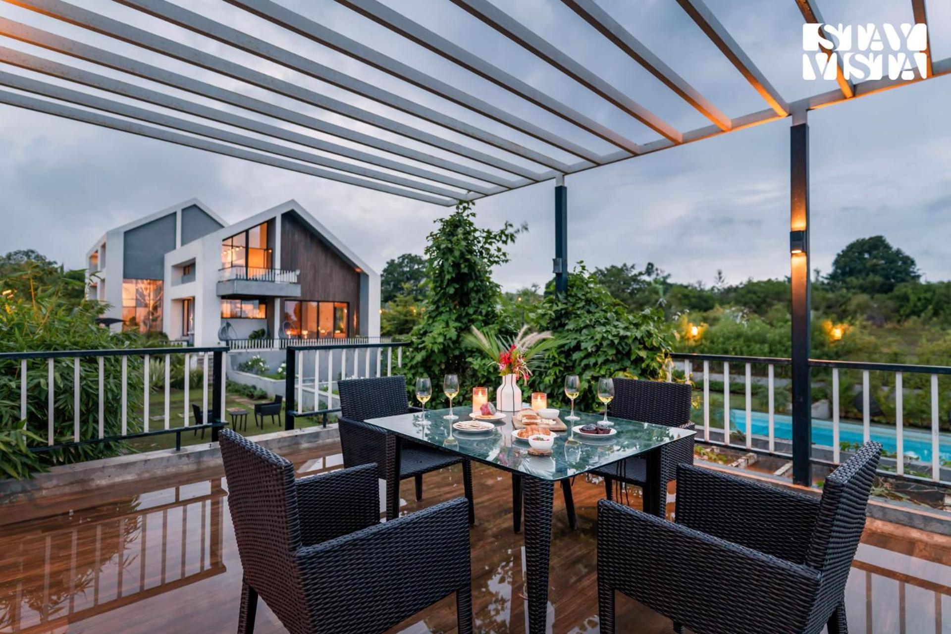 Stayvista At The Rainfield Villa With Gazebo & Lawn 나식 외부 사진