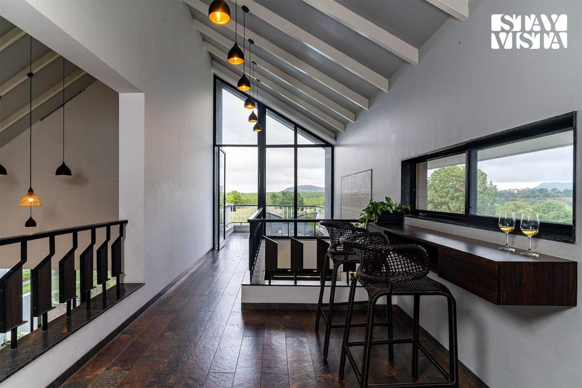 Stayvista At The Rainfield Villa With Gazebo & Lawn 나식 외부 사진